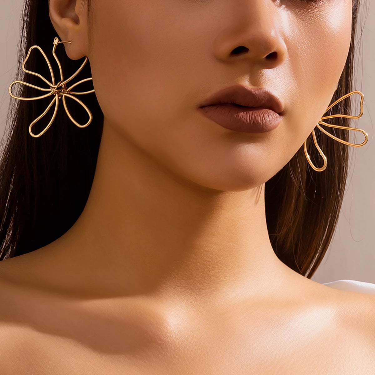 Salircon Simple Metal Woven Flower Hoop Earrings Punk Aesthetic Design Gold Color Large Earrings Fashion Aesthetic Women Jewelry