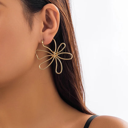 Salircon Simple Metal Woven Flower Hoop Earrings Punk Aesthetic Design Gold Color Large Earrings Fashion Aesthetic Women Jewelry