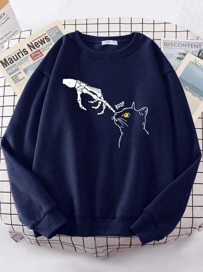 The Skeleton Pointed At The Cat Funny Sweatshirt Women's simple Crewneck Hoody Street Oversize Hoodies Hipster Fleece Sportswear